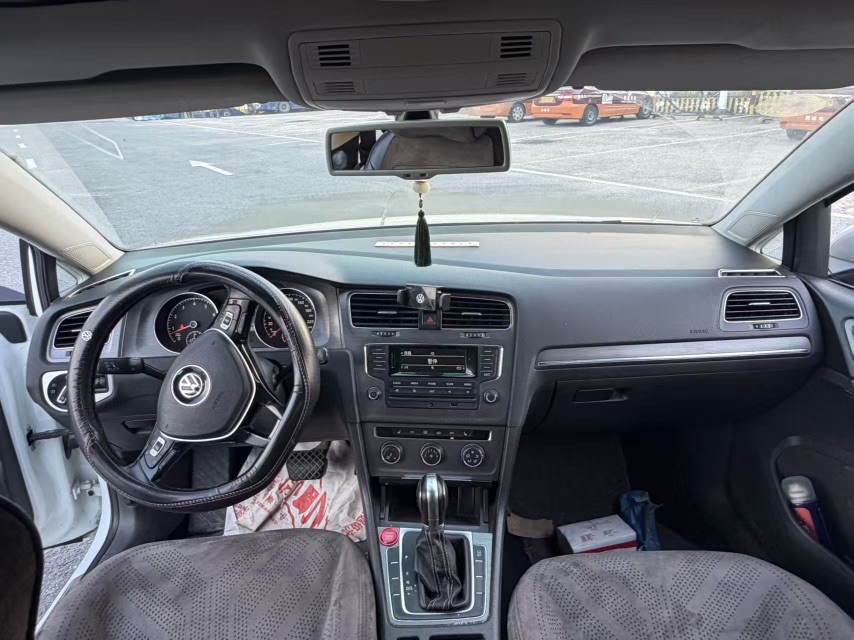 Volkswagen Golf 2014 car image #7