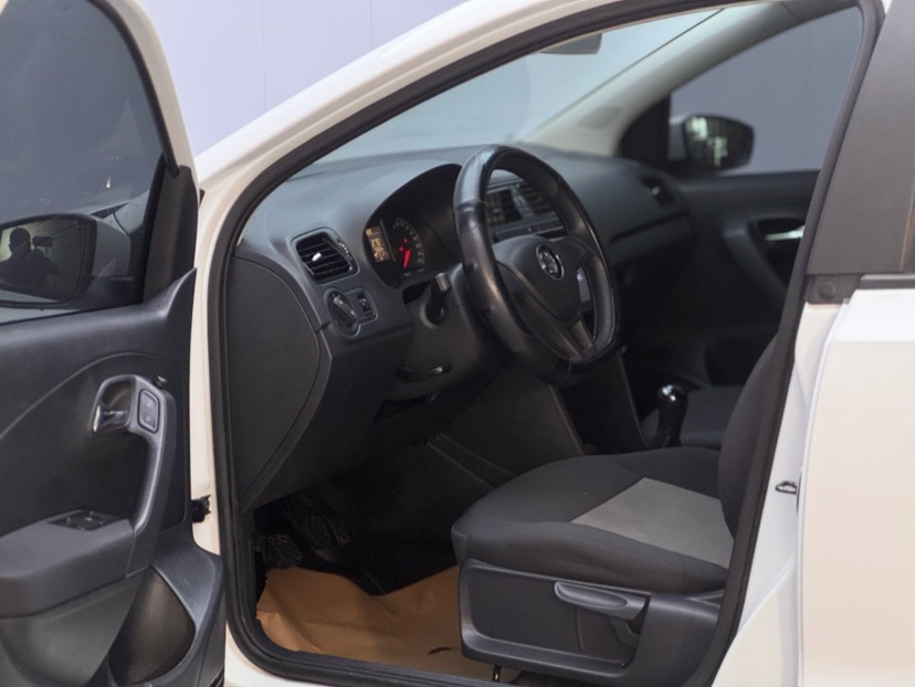 Volkswagen Polo 2017 car image #5