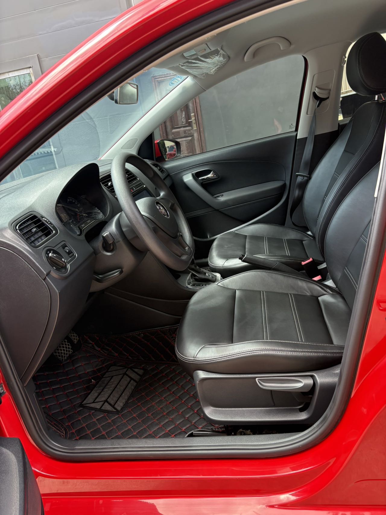 Volkswagen Polo 2018 car image #6