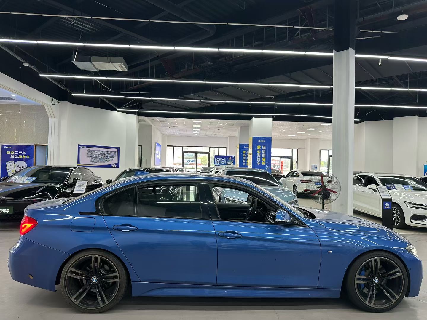 BMW 3 Series 2018 #6 BMW 3 Series 2018 car image #6