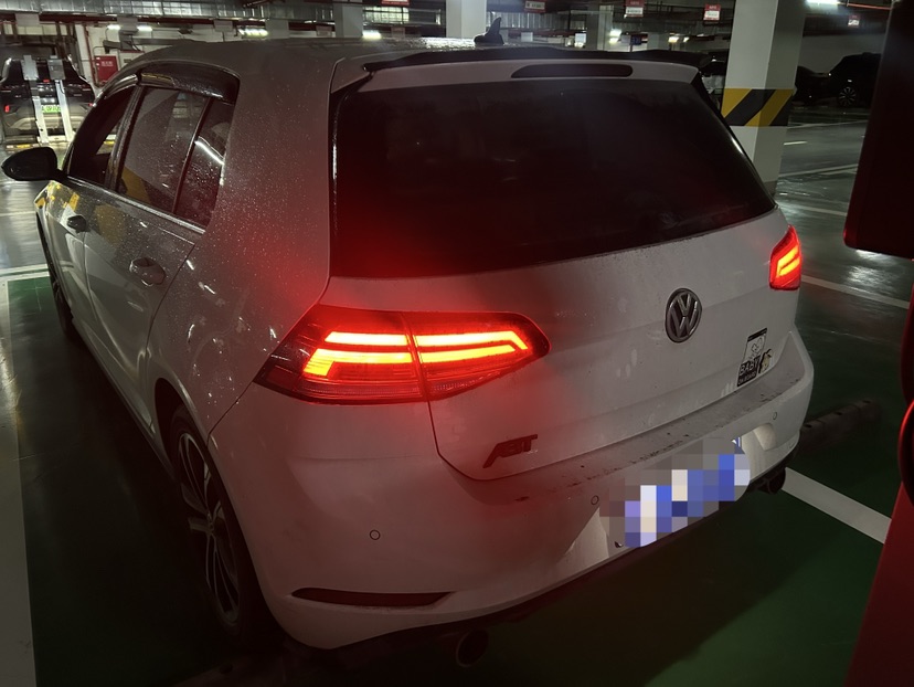 Volkswagen Golf 2019 car image #6
