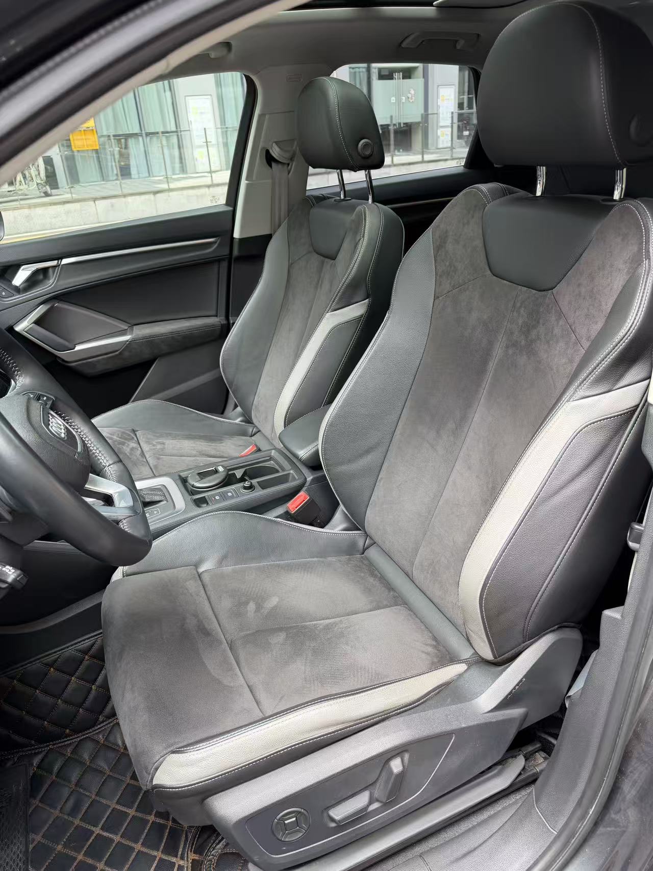 Audi Q3 2020 car image #3