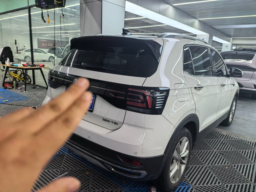 Volkswagen T-Cross 2021 #5 Volkswagen T-Cross 2021 car image #5