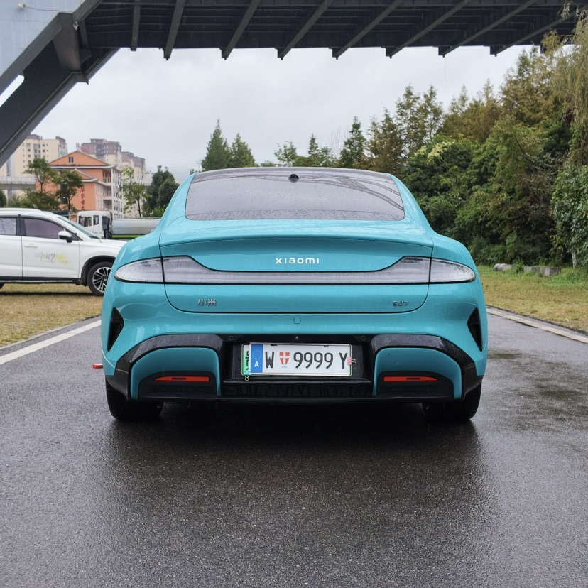 MI SU7 2025 immagine di auto #9