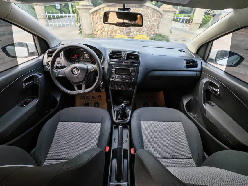 Volkswagen Polo 2014 car image #6