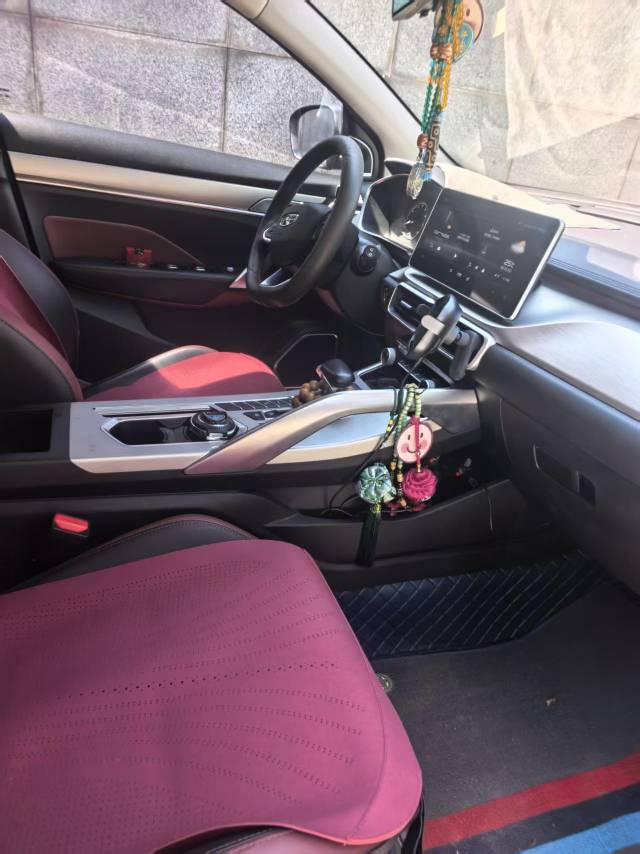 GEELY Coolray 2023 car image #3