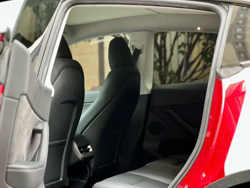 Tesla Model Y 2023 #6 Tesla Model Y 2023 car image #6