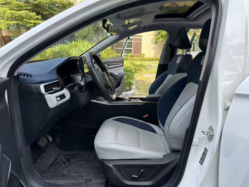 GEELY Emgrand 2022 #4 GEELY Emgrand 2022 car image #4