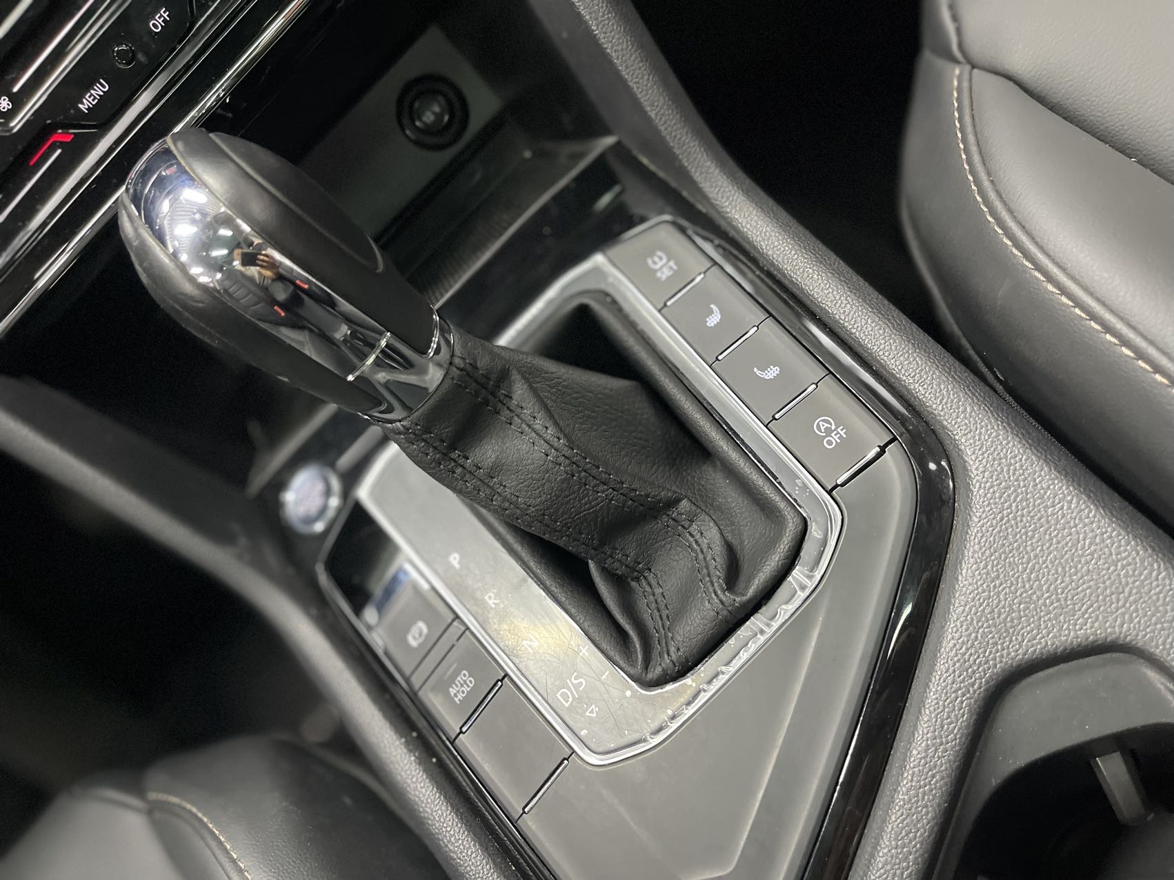 Volkswagen Tharu 2022 #10 Volkswagen Tharu 2022 car image #10