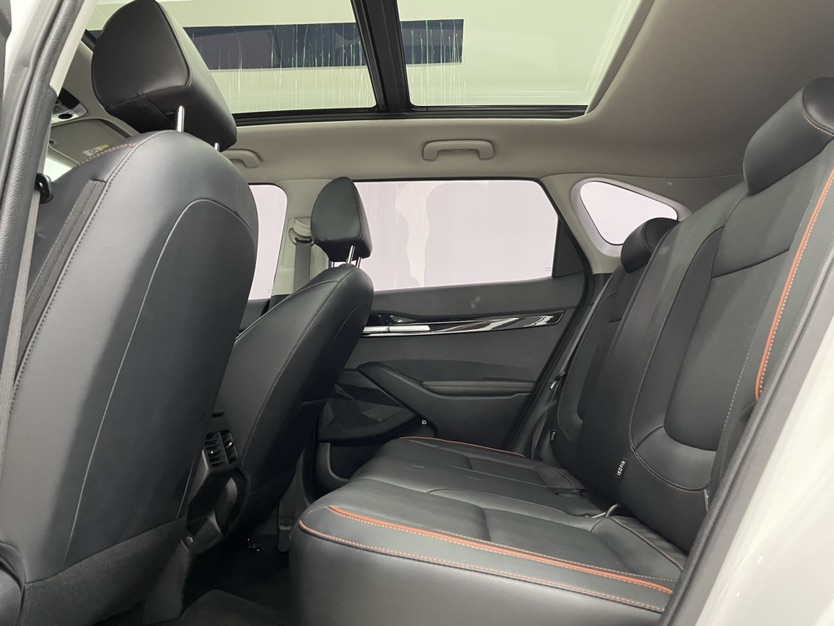 Kia Seltos 2023 car image #6
