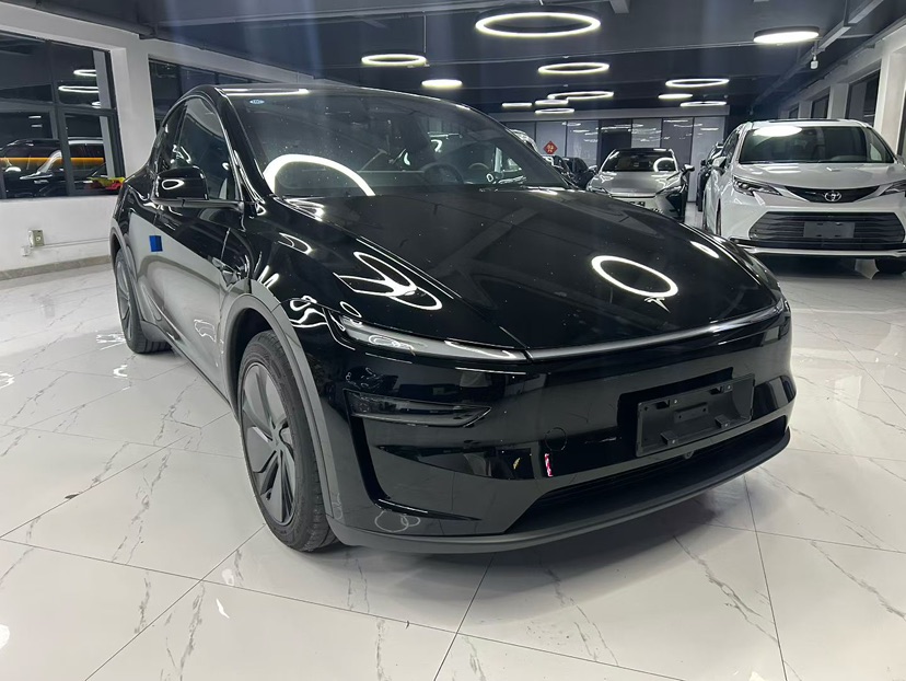 Tesla Model Y 2026 #3 Tesla Model Y 2026 car image #3
