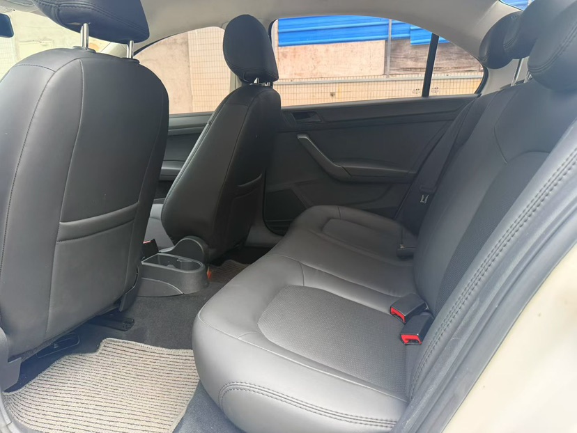 Volkswagen Santana 2015 car image #5