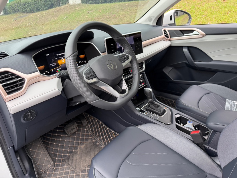 Volkswagen Tharu 2025 immagine di auto #3