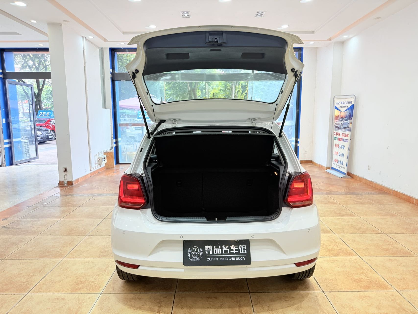 Volkswagen Polo 2014 car image #12