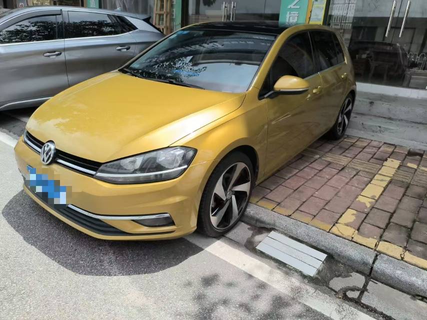 Volkswagen Golf 2018 car image 