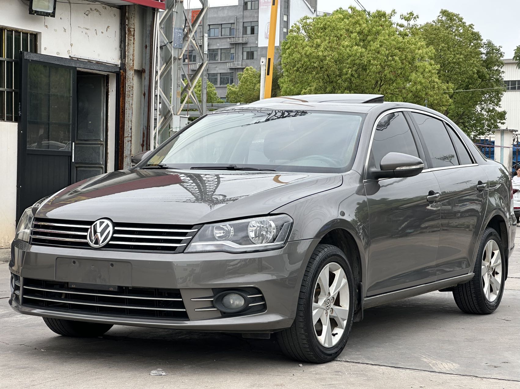 Volkswagen Bora 2013 car image 