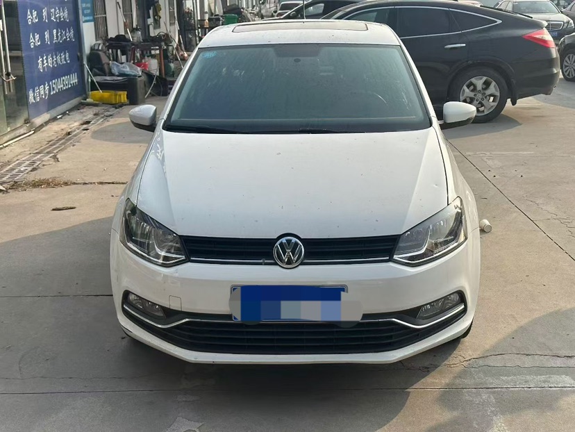 Volkswagen Polo 2017 car image #2
