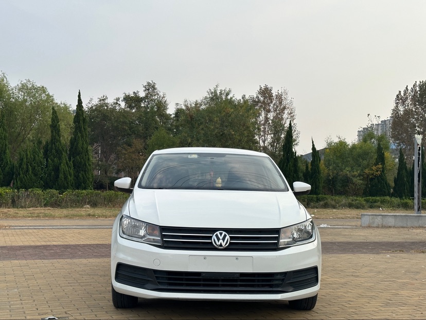 Volkswagen Santana 2017 car image #2