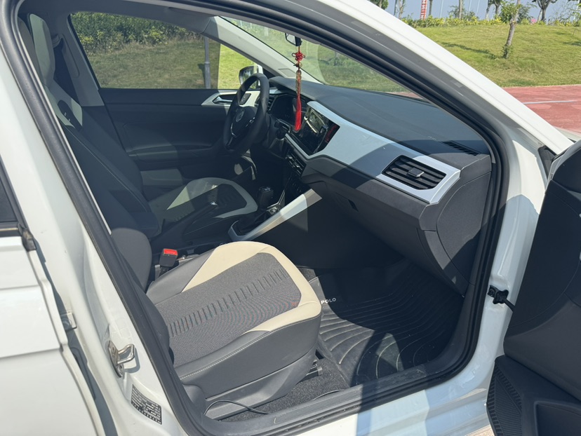 Volkswagen Polo 2023 car image #13