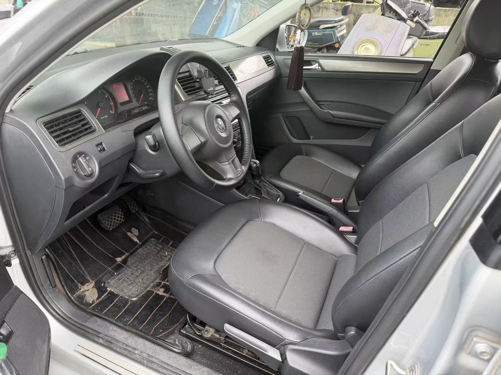 Volkswagen Santana 2015 car image #4