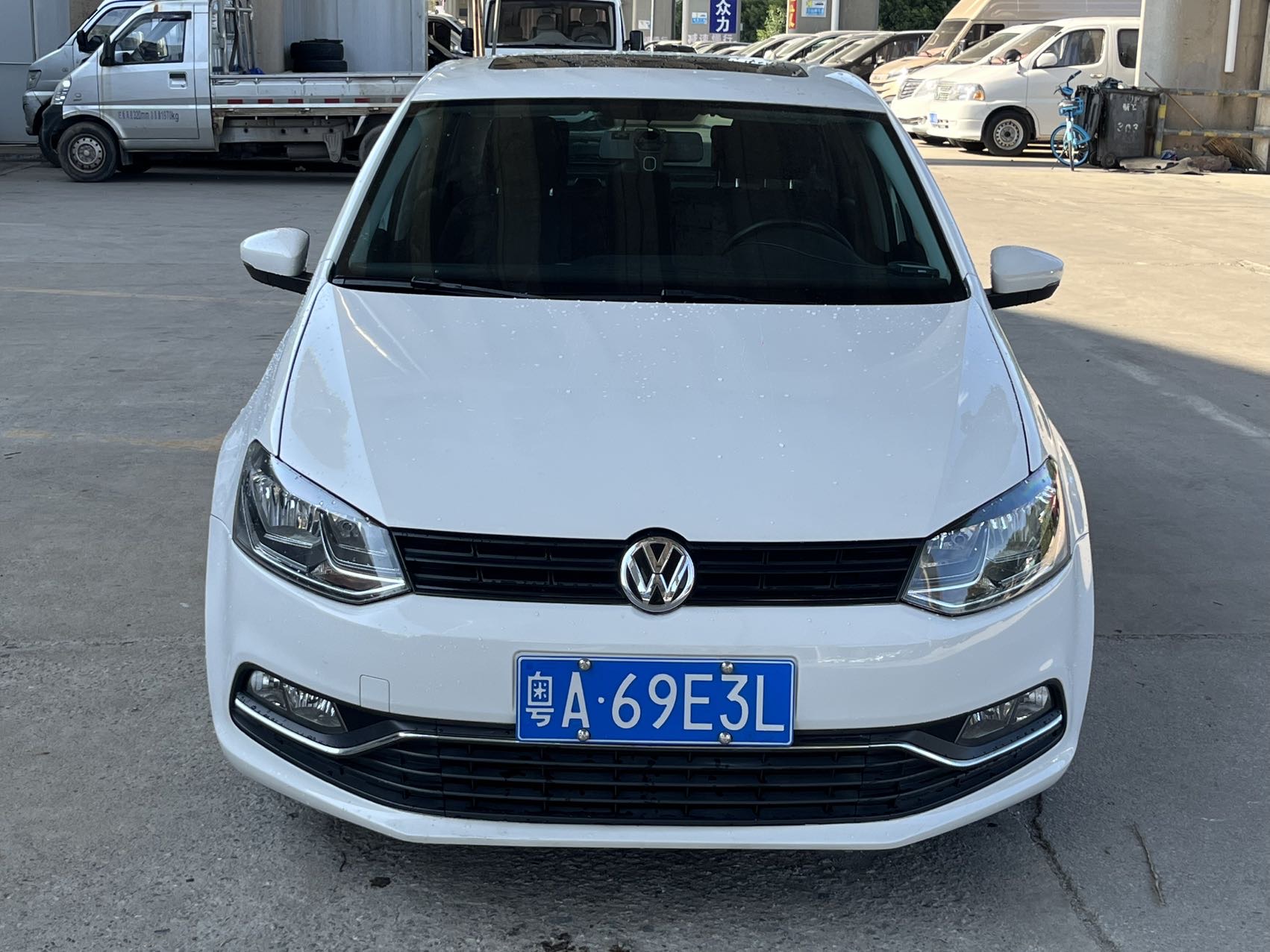 Volkswagen Polo 2016 car image #2