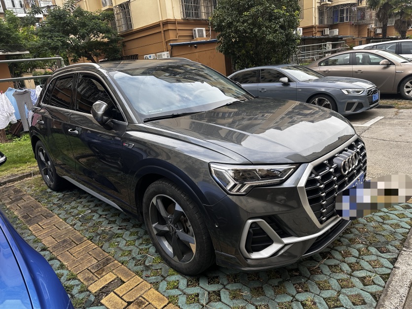 Audi Q3 2023 Audi Q3 2023 car image