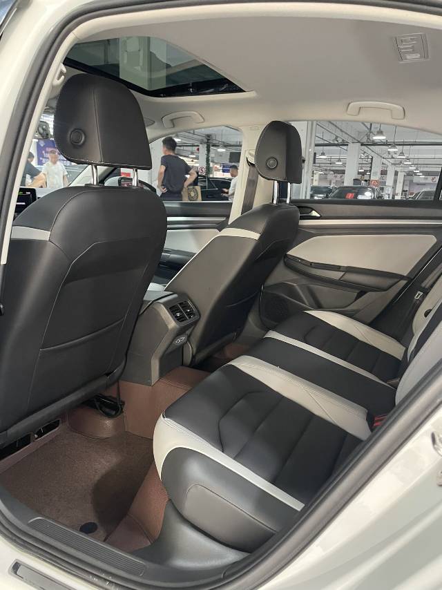Volkswagen Bora 2022 car image #9