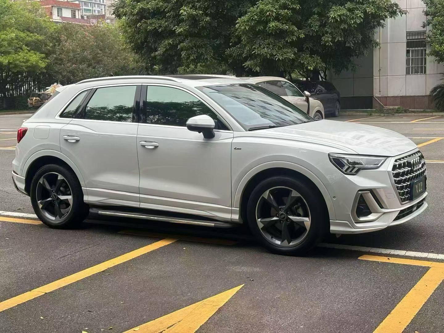 Audi Q3 2024 car image #3