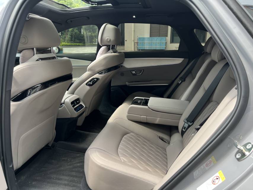 BYD Han 2025 car image #5