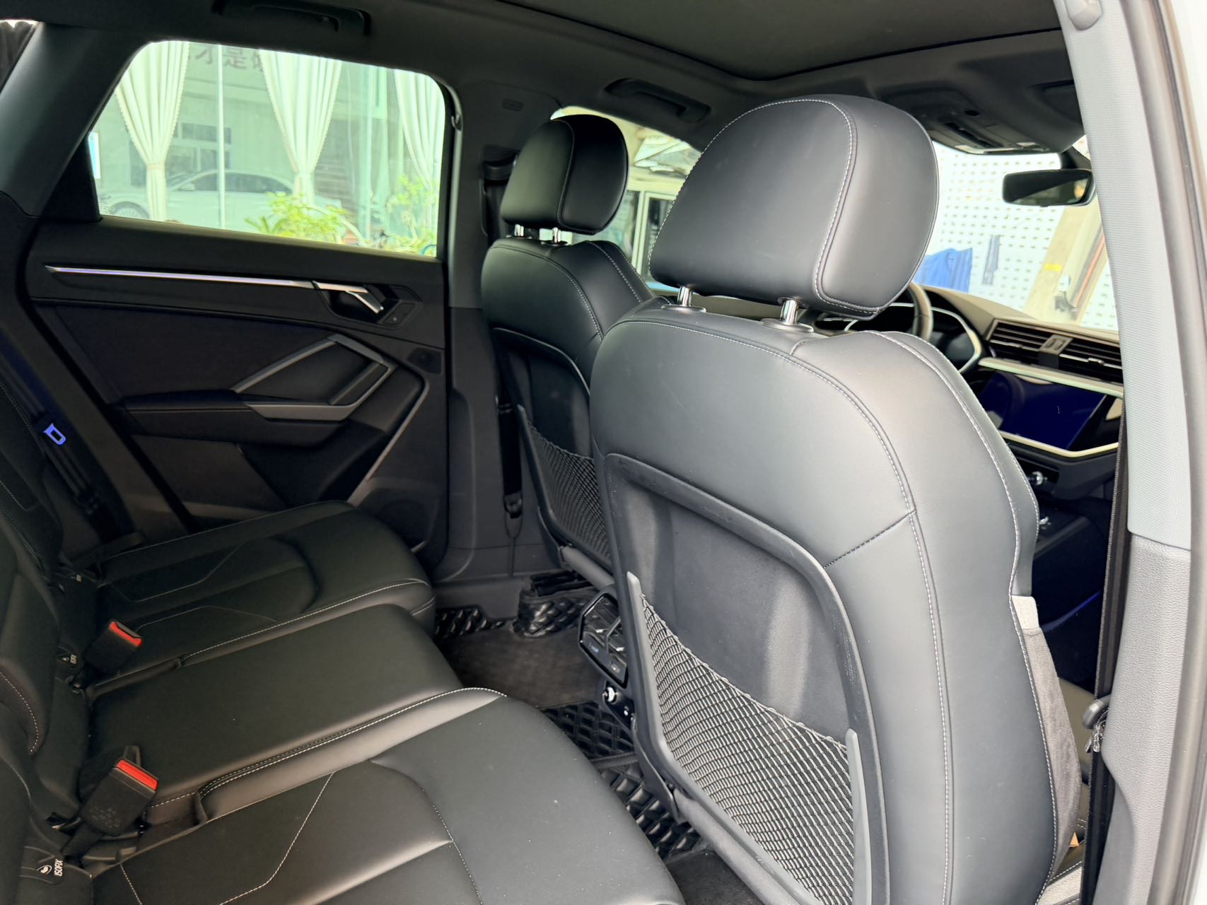 Audi Q3 2024 car image #3