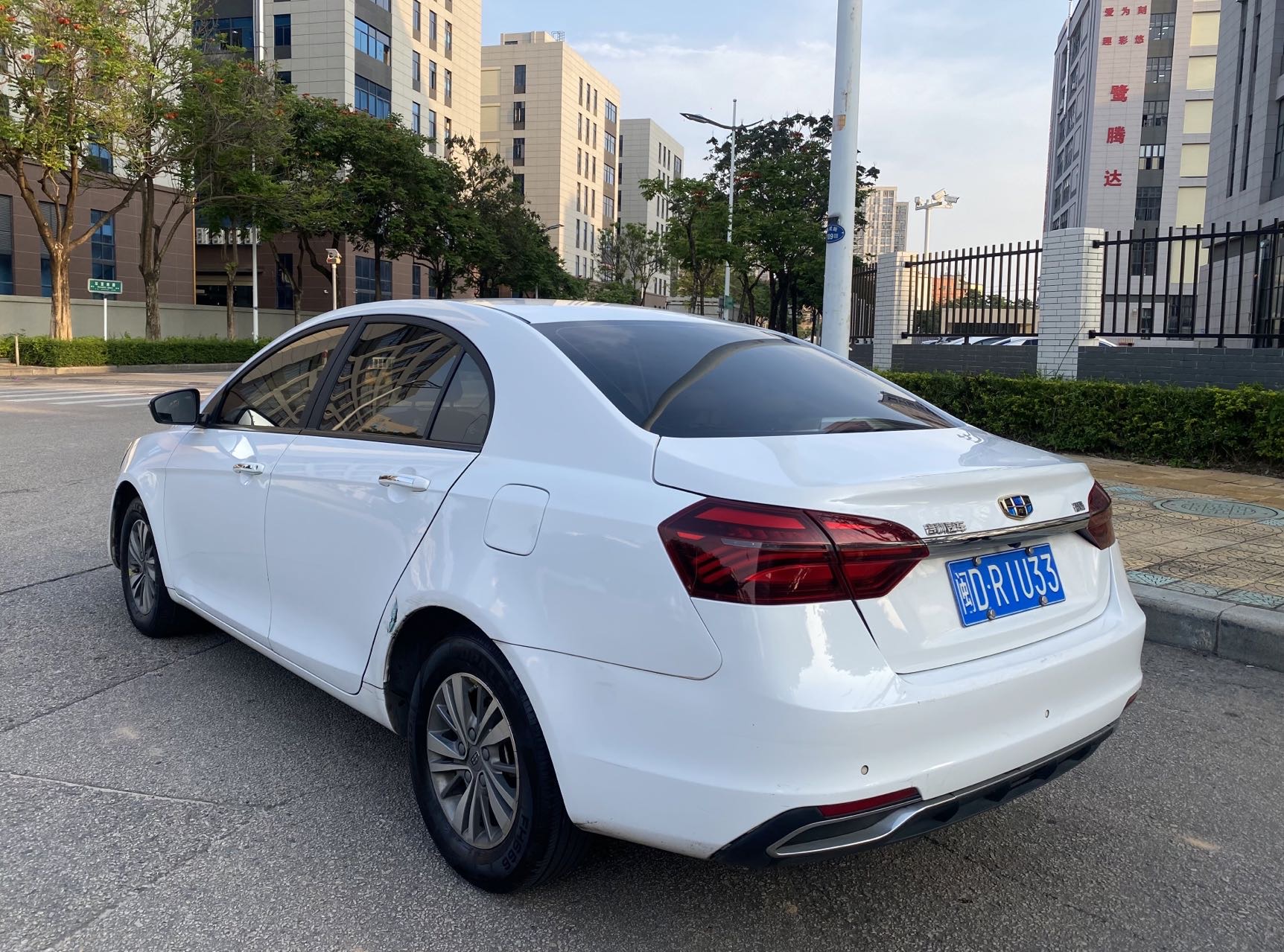 GEELY Emgrand 2018 #4 GEELY Emgrand 2018 car image #4