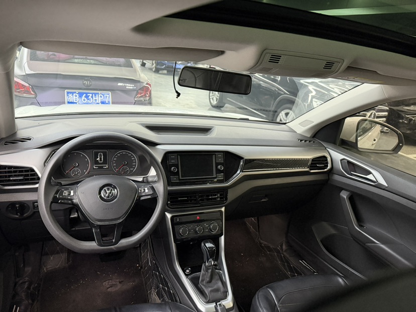 Volkswagen T-Cross 2021 car image #5