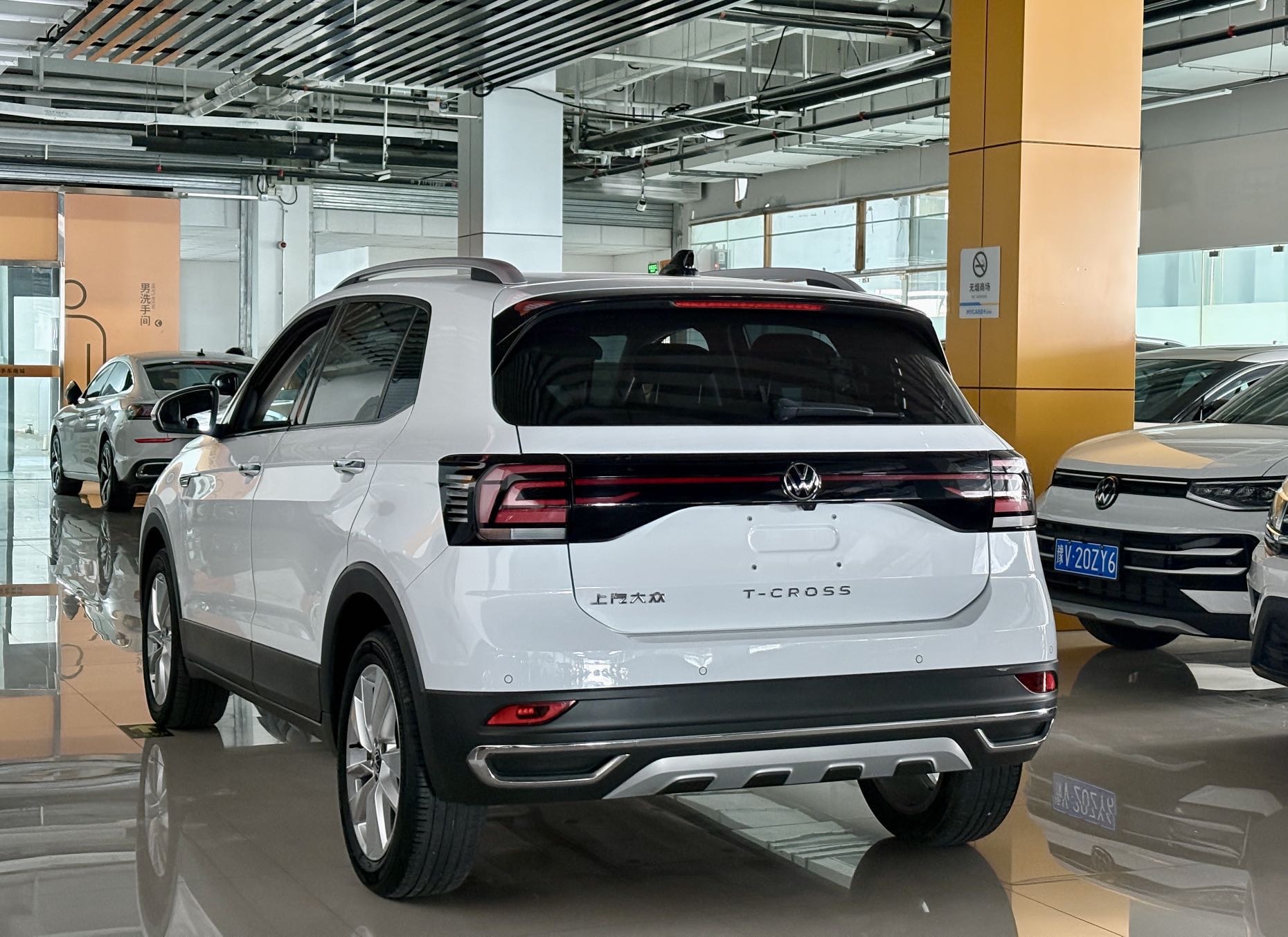 Volkswagen T-Cross 2023 car image #10