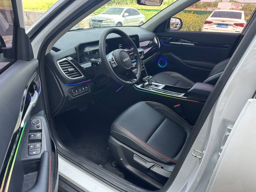 Kia Seltos 2023 car image #6