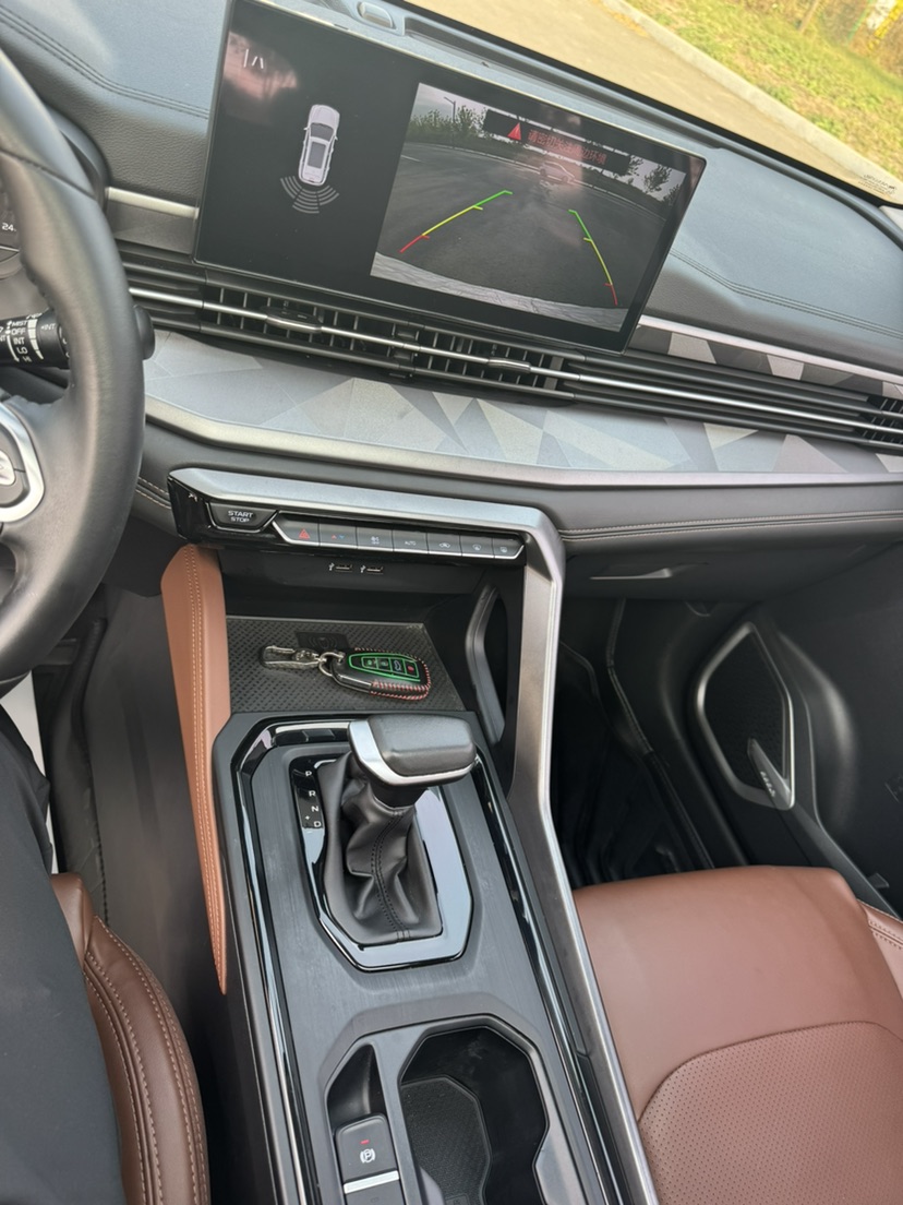 GEELY Vision X6 2023 car image #17