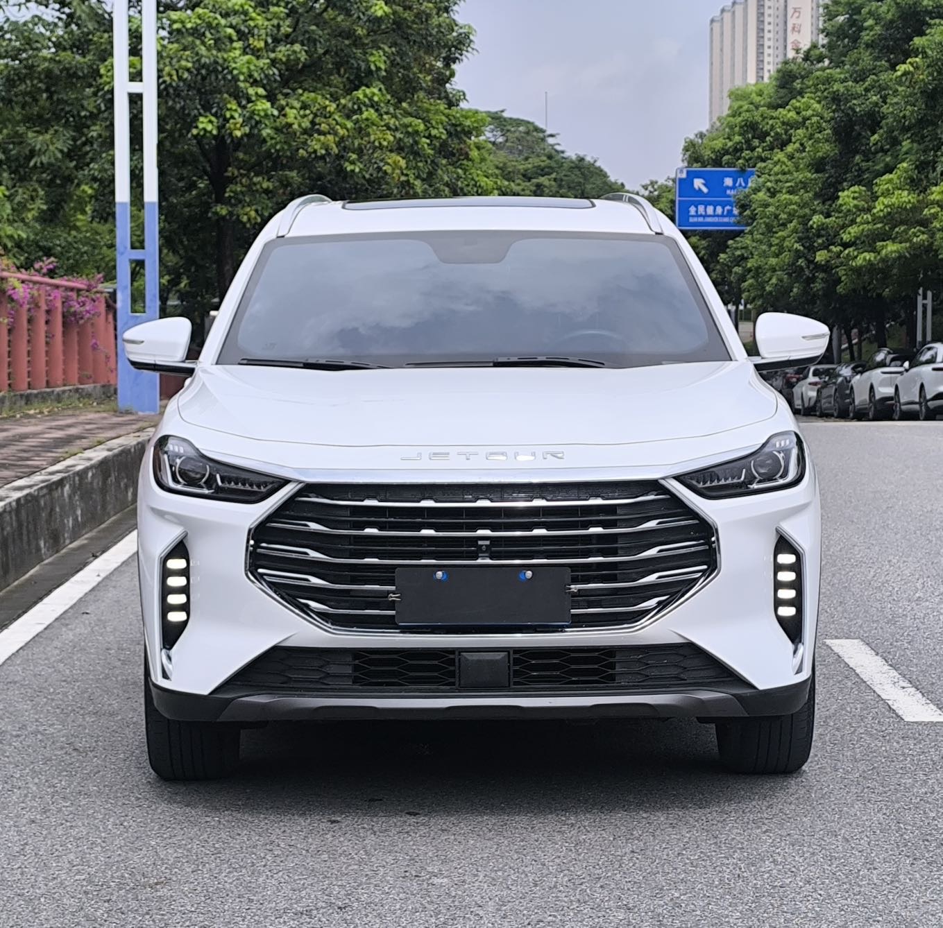 Jetour X70 PLUS 2023 car image #2