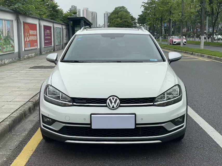Volkswagen Golf (Imported) 2020 #2 Volkswagen Golf (Imported) 2020 صورة سيارة #2