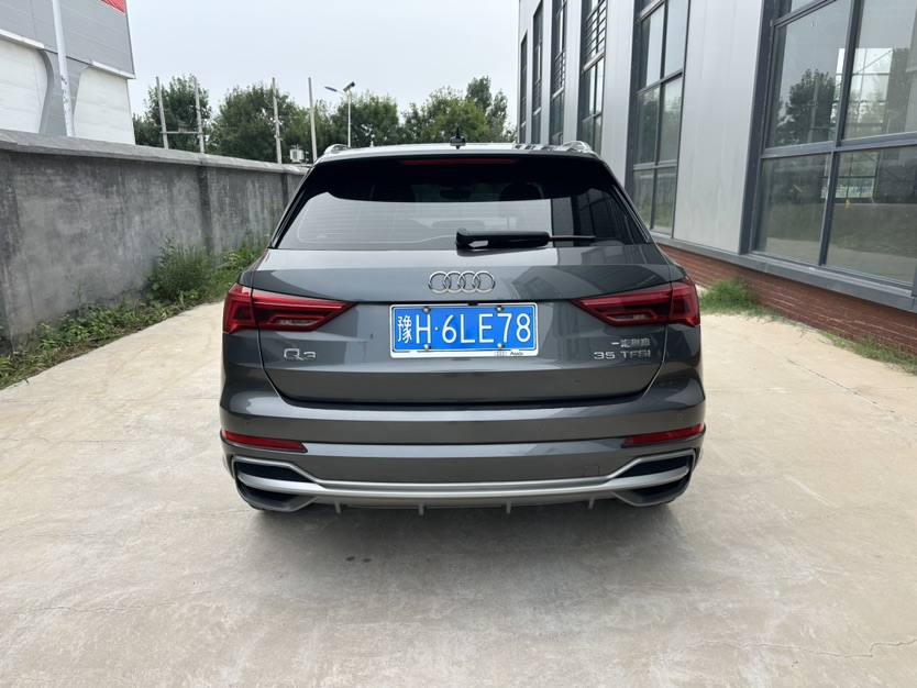 Audi Q3 2023 car image #6