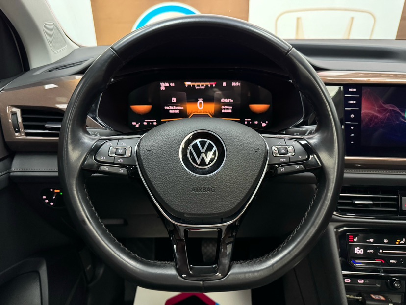 Volkswagen Tharu 2022 car image #11