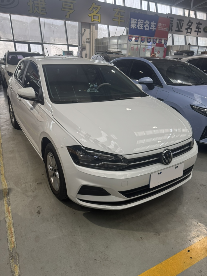 Volkswagen Polo 2023 car image #2