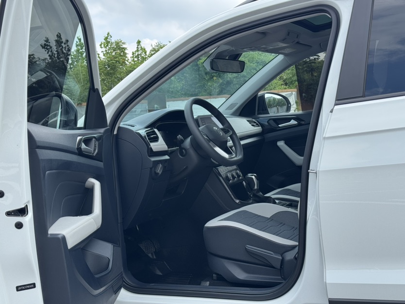 Volkswagen Tharu 2026 car image #3