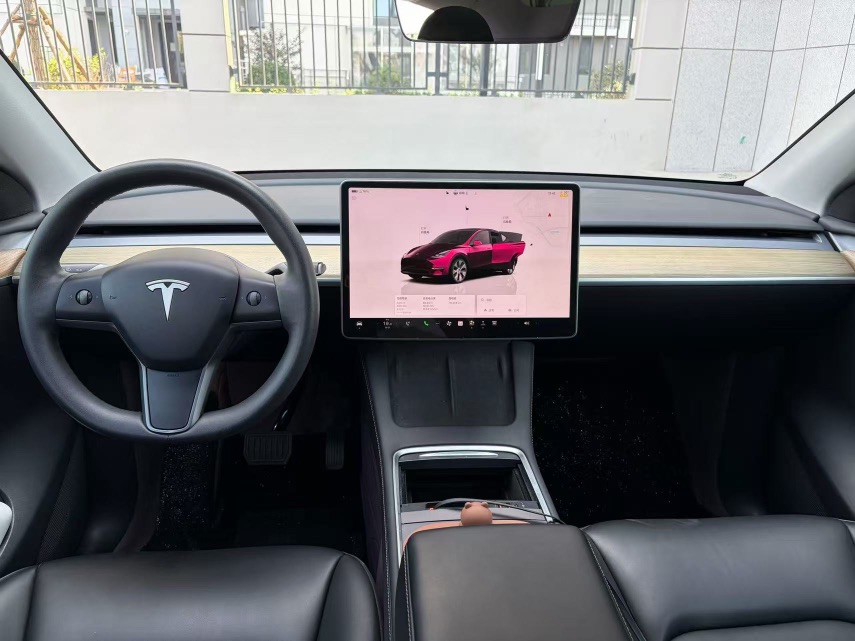 Tesla Model Y 2023 car image #8