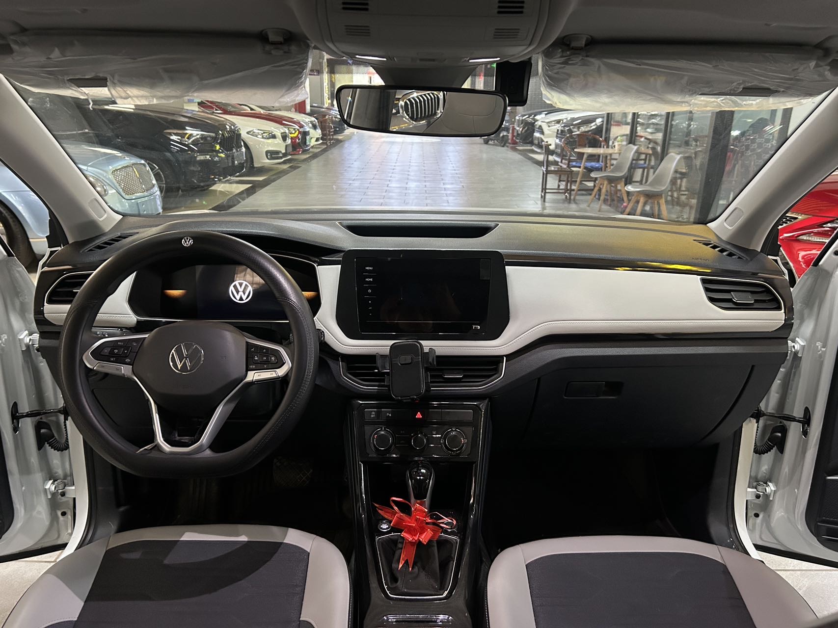Volkswagen Tharu 2025 car image #4