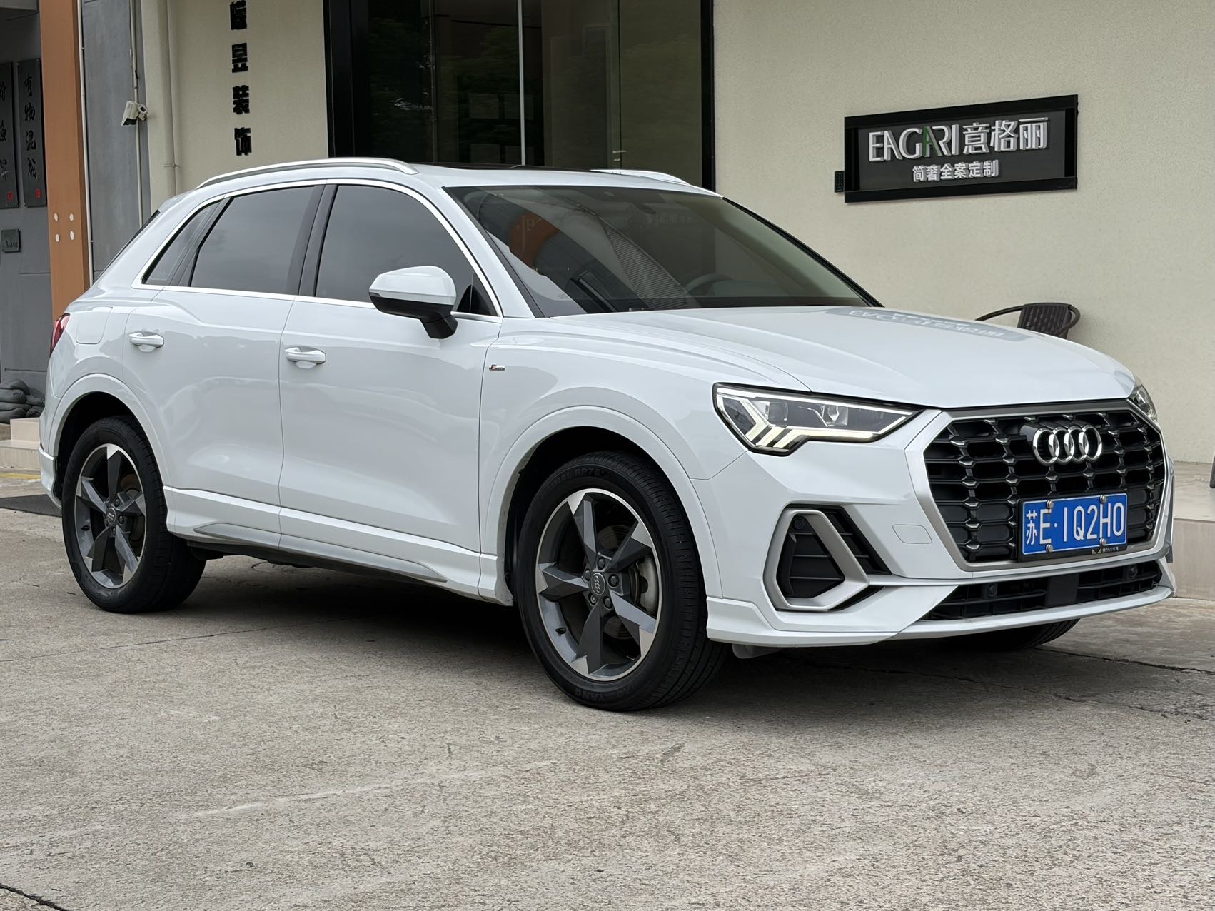 Audi Q3 2020 car image #3