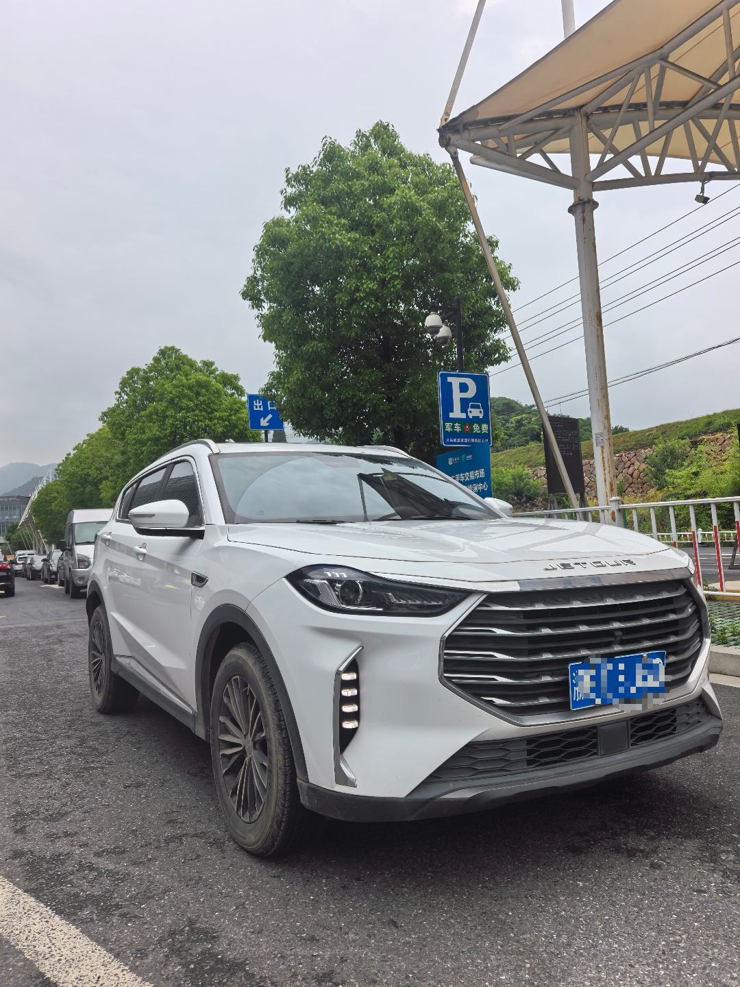 Jetour X70 PLUS 2022 car image #3