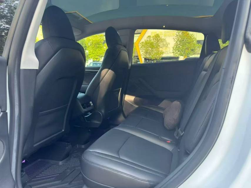 Tesla Model Y 2023 #4 Tesla Model Y 2023 car image #4