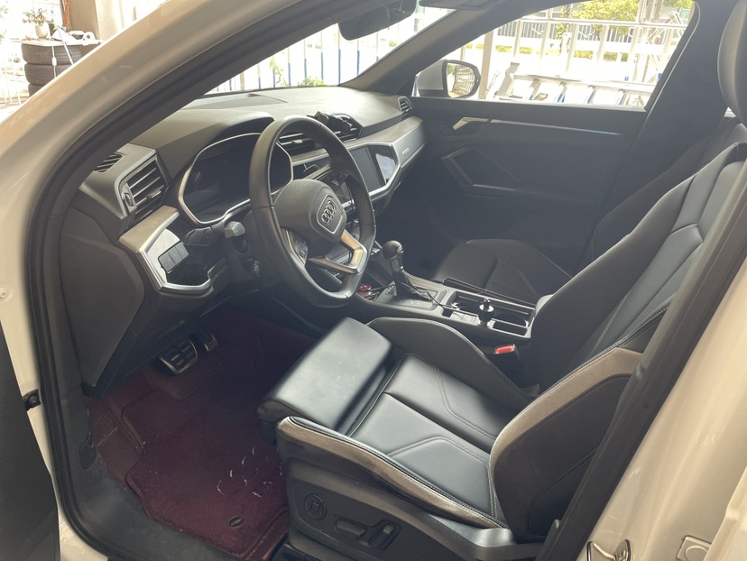 Audi Q3 2024 car image #7