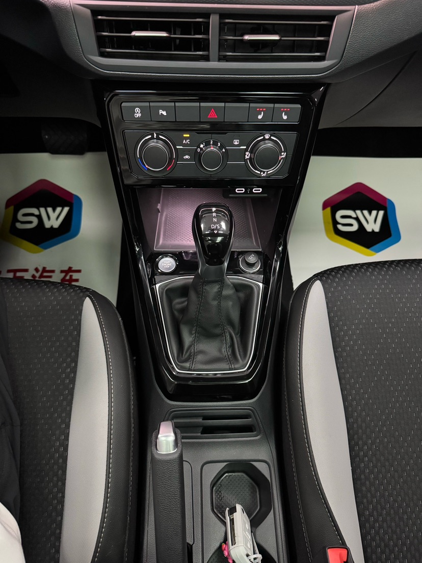 Volkswagen Tacqua 2022 car image #12