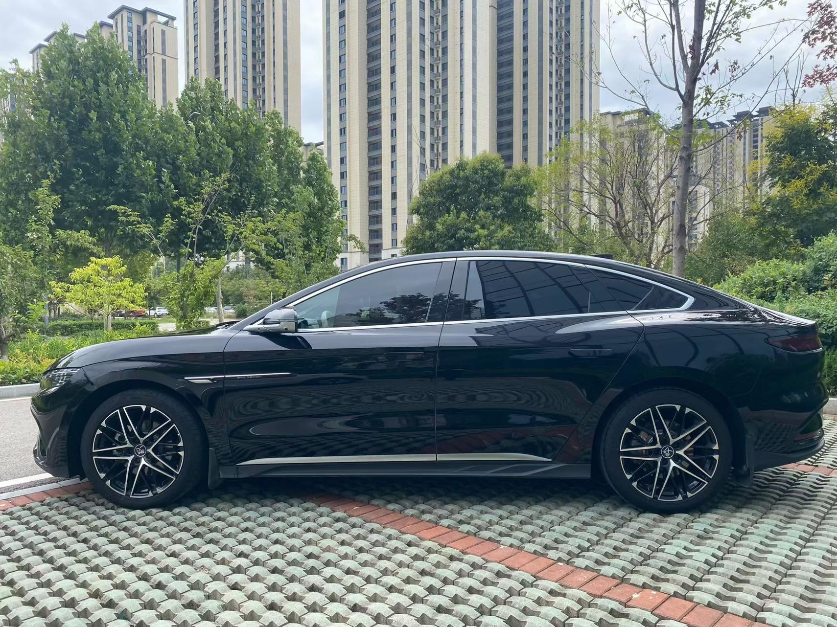 BYD Han 2025 car image #9