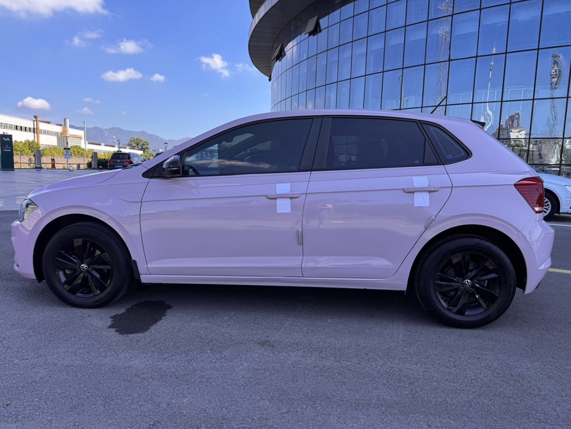 Volkswagen Polo 2022 car image #9